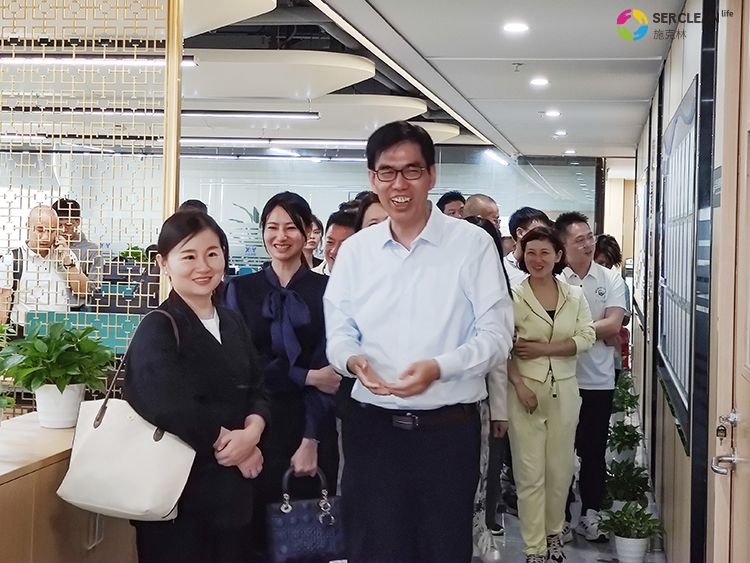 兴业卓辉领导迎接暨南大学EMBA知行团