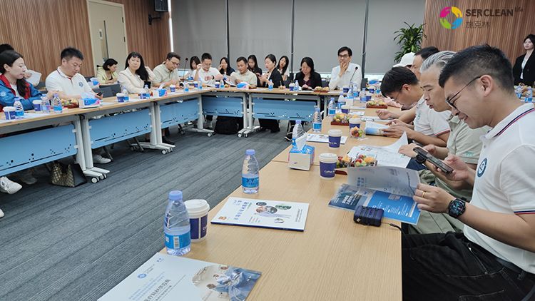 兴业卓辉领导与暨南大学知行团进行深入讨论与交流